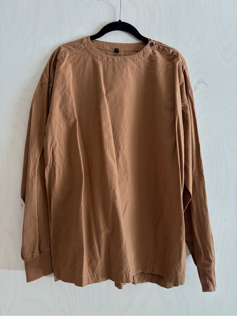 Muji Unisex Popover Shirt in Sepia Cotton Poplin with Ribbed Cuffs